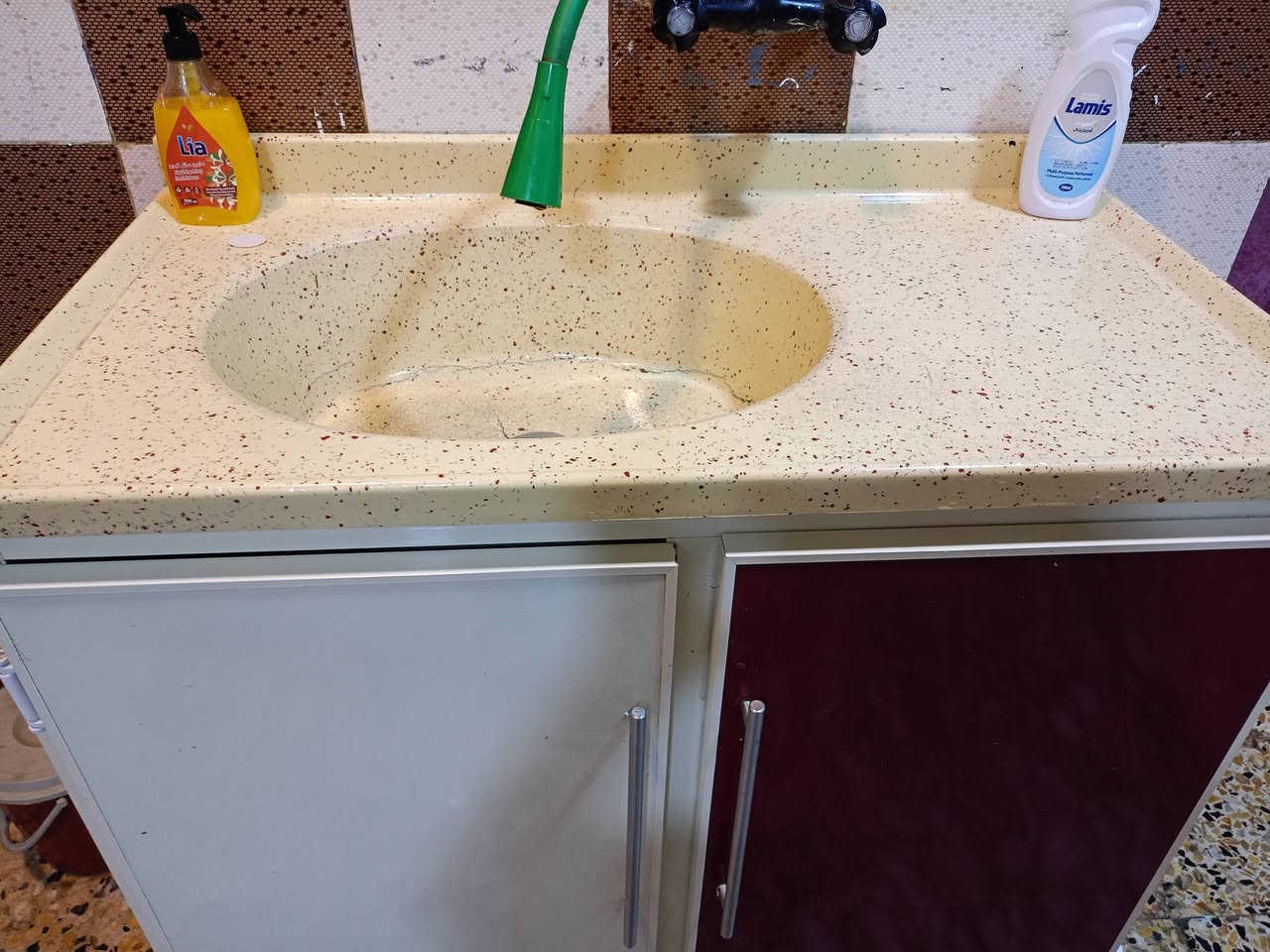 سنك للبيع السعر 100 العنوان شط العرب ***********
