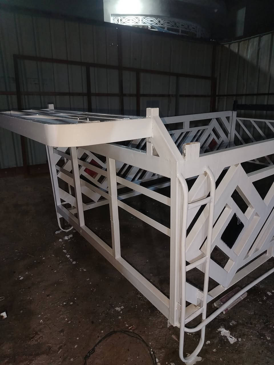 محجر نثيه للبيع
كامل شبجه وسوبايه ودروجه حديد ثقيل
السعر 250 ألف مكانه حله سياحي قرب شركة الرنا
الاتصال ***********
