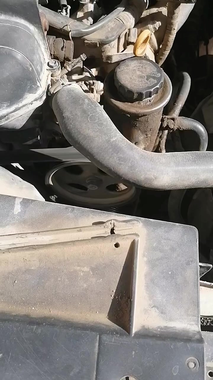 السلام عليكم  جمسي للبيع موديل 96 السعر 25  رايديها ماكينات 3000 عنوان ديوانيه دور النسيج ***********
