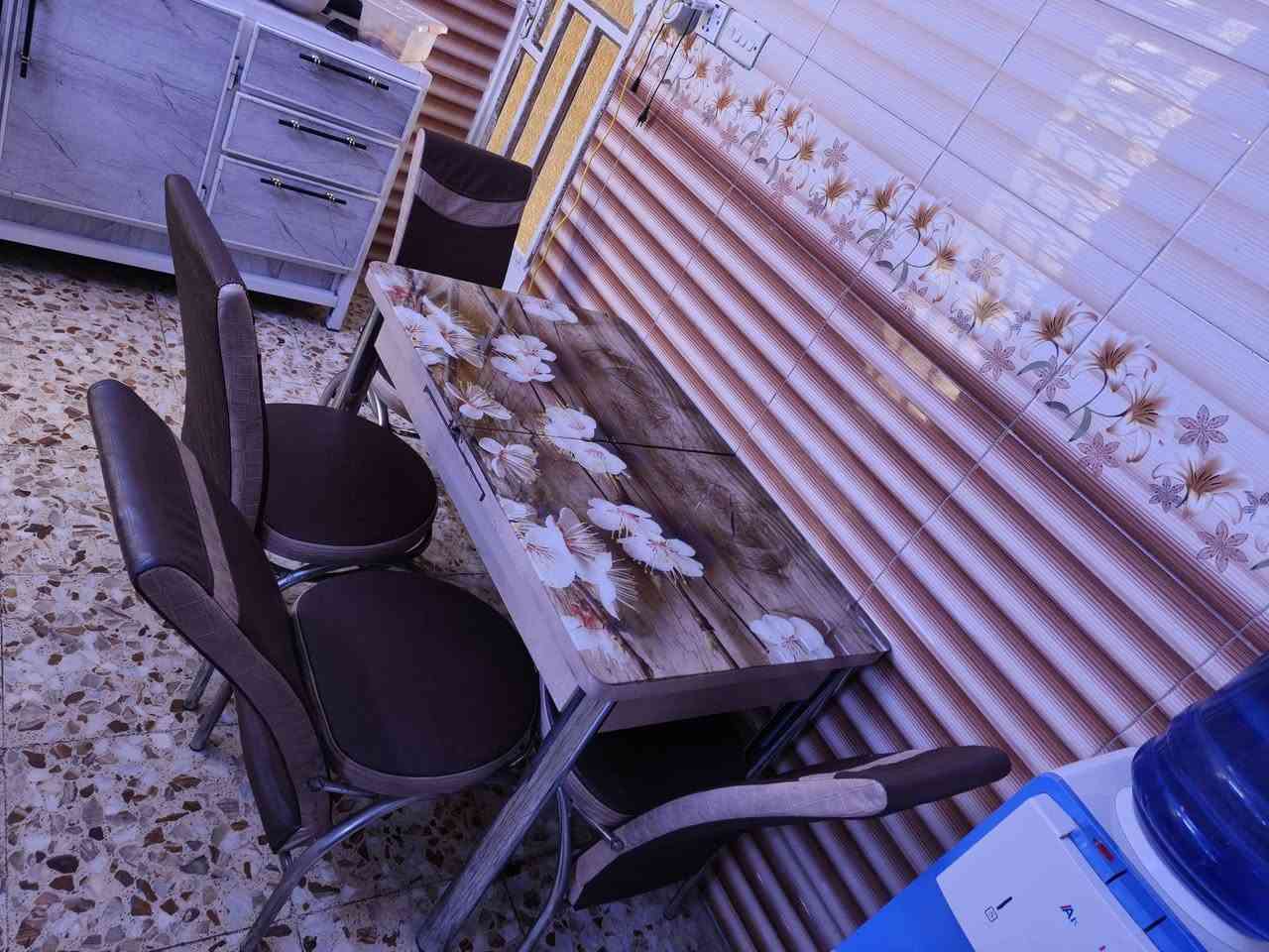 السلام عليكم عندي بلازمه حجمه 22 بدون نت السعر ٦٥
وميز طعام أربع كراسي سعر الميز ٧٠ ألف 

ملاحظة بي ٢ كراسي تعبانه 

مكاني بغداد زعفرانيه 

رقمي ‏‪***********‬‏
