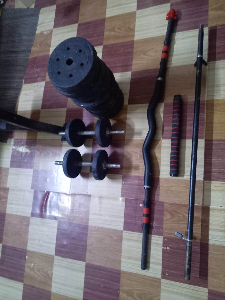 سلام عليكم جهاز ابو مصطبة كامل من سلك سلك عريض وسلك زت ووزان 28 كيلو ووياء اضافيات دمبلاصات وبار زت جاهز كامل ماعدى قواعد الي يستند عليه ثنين فقط نقص باقي كله كامل ونضافة شوفت عينكم سعر 175 قفل بدون مداهر سبب لبيع ماعندي مكان مكاني بصرة تنومة 
رقم الهاتف 
*********** البصرة, العراق
