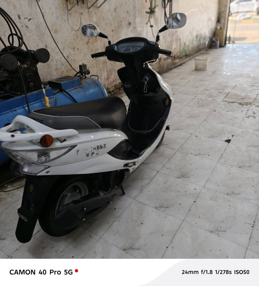 سلام عليكم لبيع دراجه كامكو بوليسي ام الكامره 2017دراجه رمبه رقم واحد احله من صور تجي وشوف مكاني شطره سعر مليون ٤٠٠          ***********
