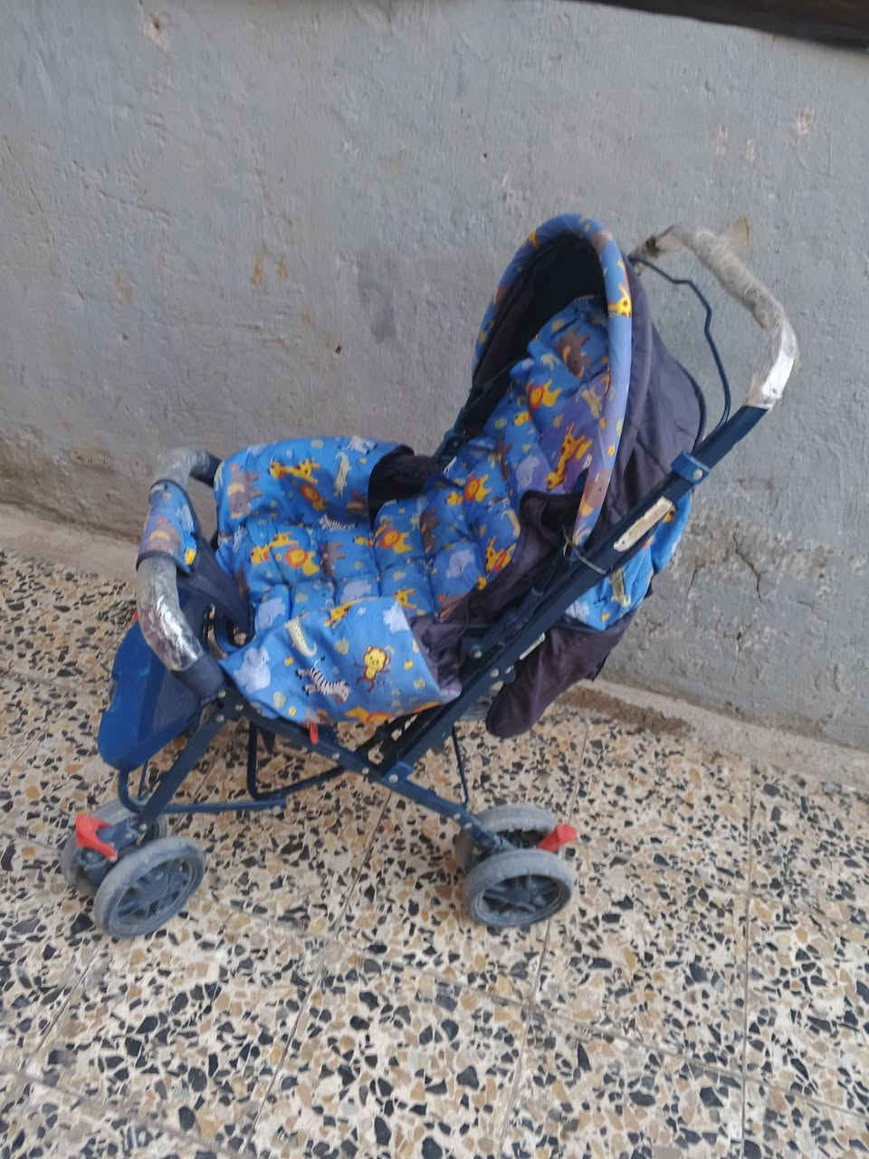 السلام عليكم عندي عربانة طفل للبيع ستعمال قليل جدا سعرها 45 بيها مجال قليل كربلاء ملحق


**إذا كنت صاحب هذا الإعلان وتريد حذفه لأي سبب، رجاءا أرسل رسالة إلى الدعم الفني**