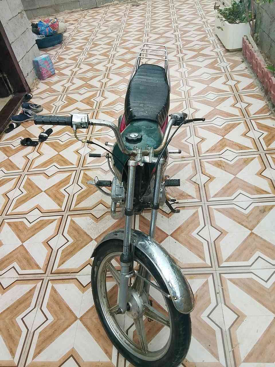 ‏‪0771 631 0577‬‏
دراجه للبيع سعرها 160 بي مجال قليل 
شغال كامل نص هندر يشتغل مال شغل
