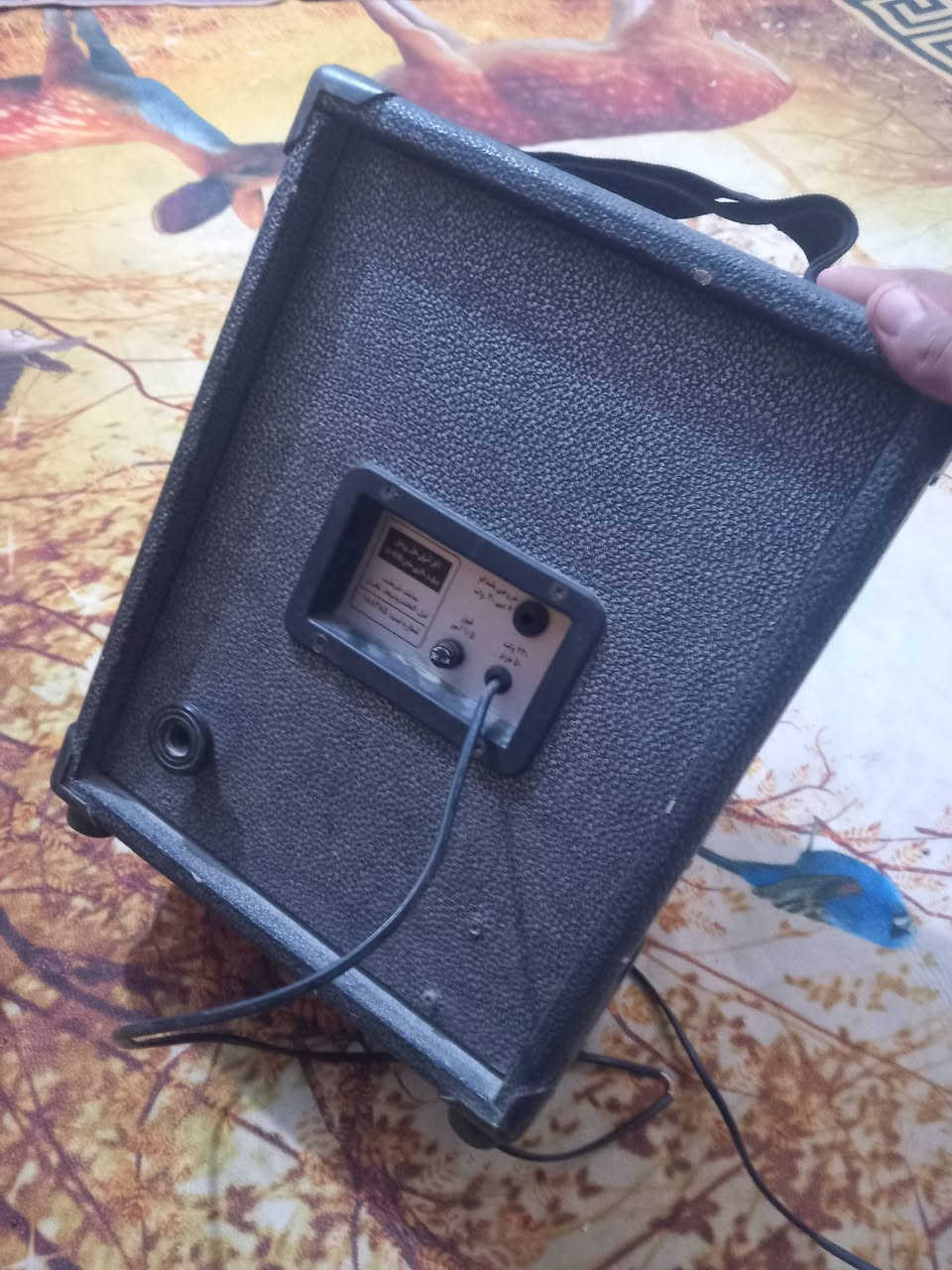 السلام عليكم ورحمة الله
جهاز اكو غزل مستخدم للبيع جهاز شغال خير من الله 
مع سماعة للتواصل***********
المكان كربلاء طريق كربلاء نجف
