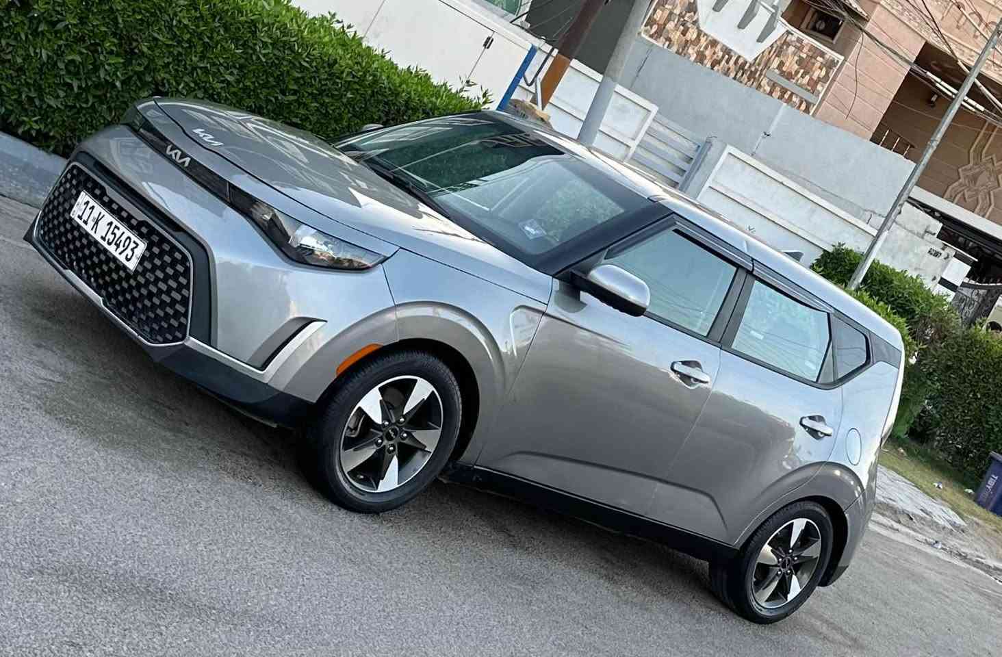 السلام عليكم
كيا سول 2023 الشكل الجديد 
وارد امريكي
رقم بغداد  
المواصفات: شاشة كبيرة - كامرة دوارة - قيادة الية 
فول تحكم ستيرن تحديد مسار
محرك 2000 دوش 
ماشية 34 الف ميل 
وبيهة 5 قطع صبغ
السعر 123 وبيهة مجال بسيط
المكان بغداد العامرية شارع المنظمة
***********
*********** بغداد, العراق
