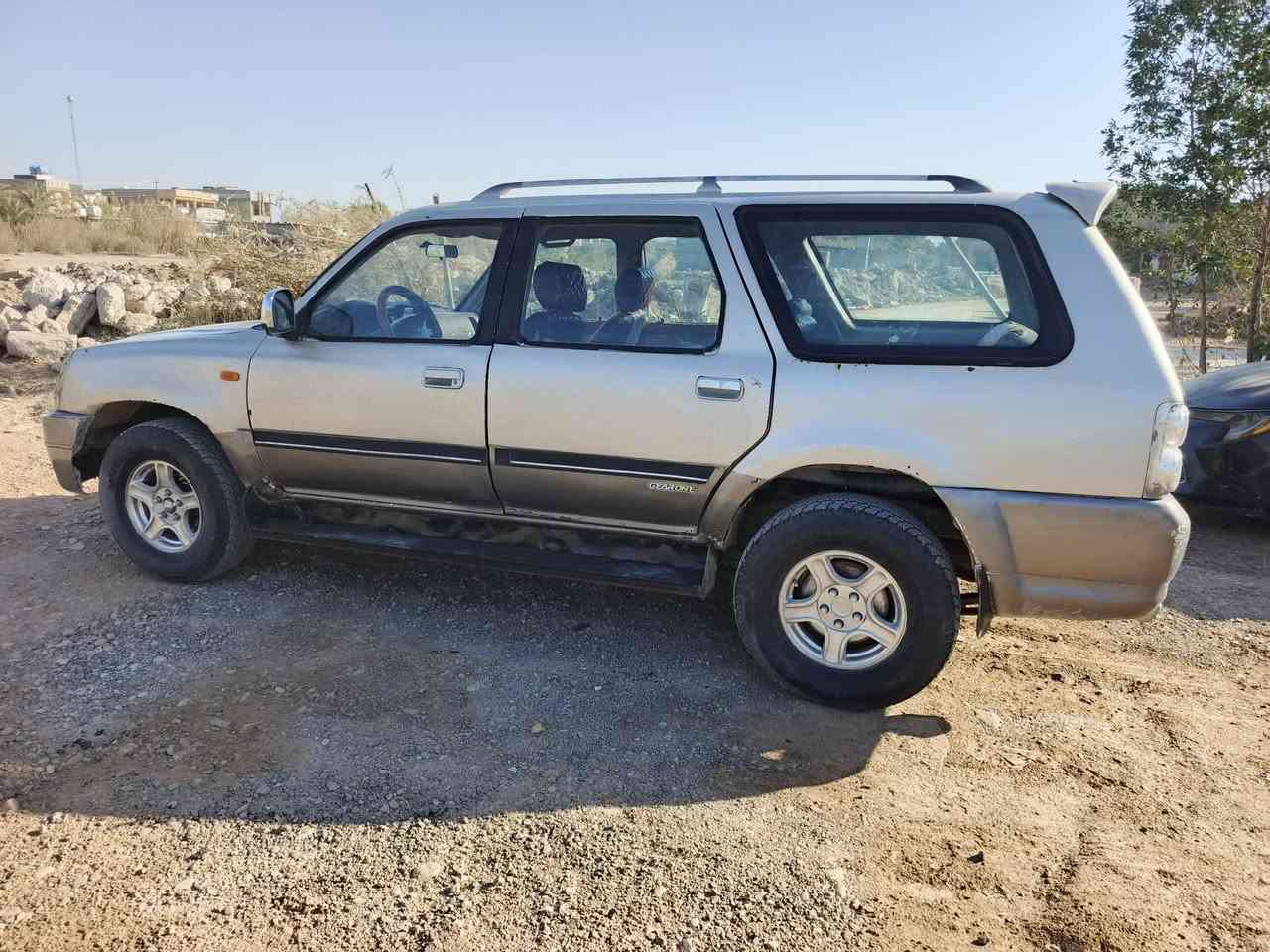 جيب موديل 2005رقم انبار شرط التحويل 7راكب كير ومكينة ففتي ٢ونص السعر ٤٠وبيهة مجال السيارة موجودة بديالى بعقوبة ***********
