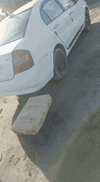 السلام عليكم ليفان 2014 محور كير ومكينه كورلا بيكاتشو 1600 مكفوله من الضربه بيهه بس رشات صبغ اثر جراد
سماعات اربعه شاشه دشبول شغال كله
بيه بس النمره الاخيره ما تجي يعني كلجات كير
بس هاي مشكلتهه 
المكان الشاميه
السعر 40$
***********
