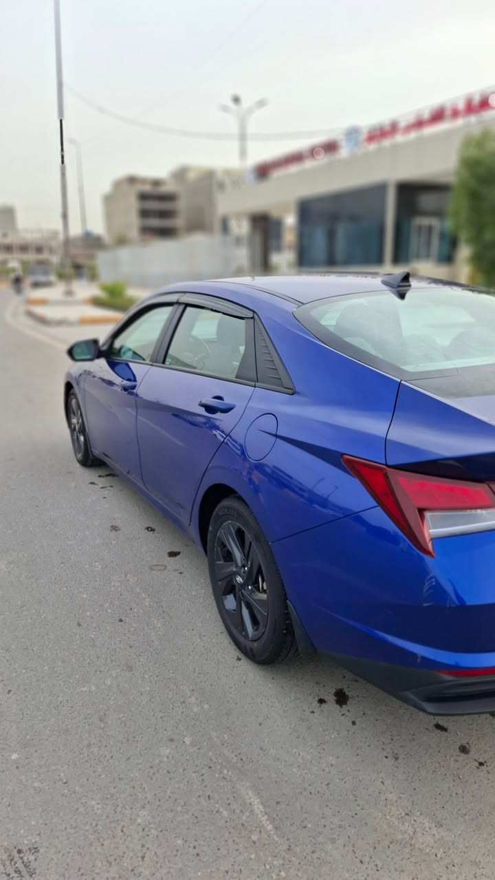 هونداي النترا 2022  محرك 2000 دوش
الكير مبدل AT المرغوب
ماشيه 40 M 
رقم بغداد 
***********
