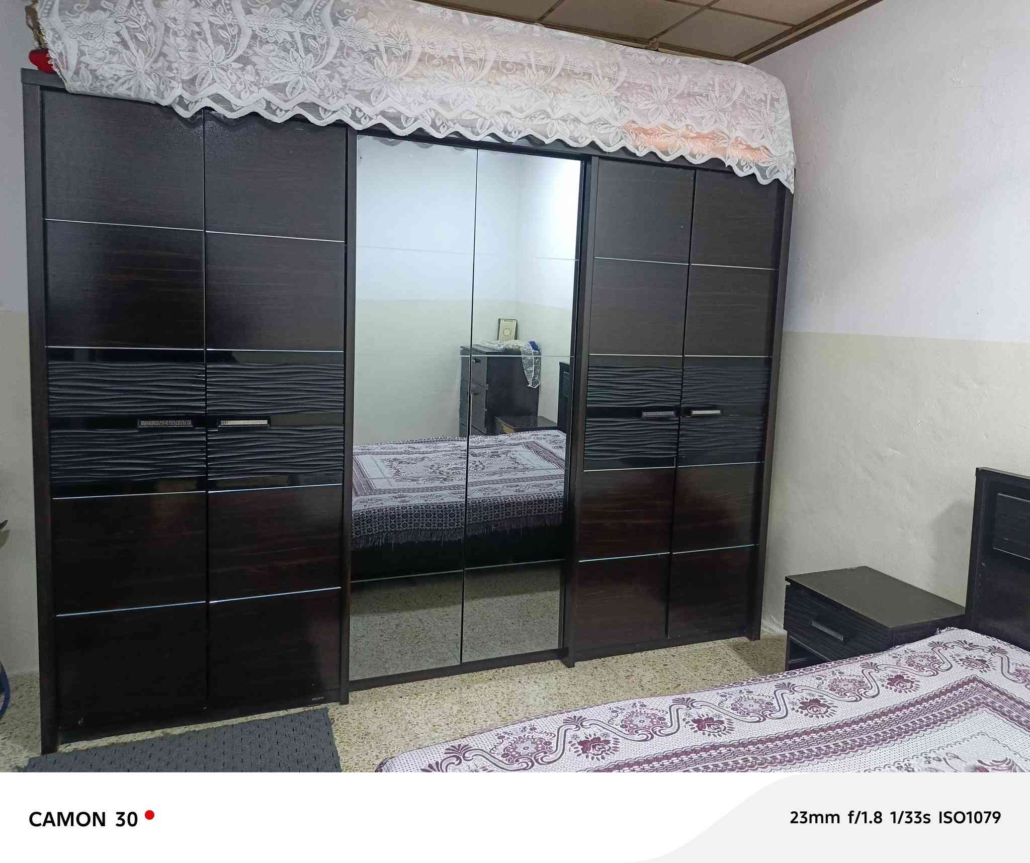 سلام عليكم غرفه تركيه للبيع حلوه مرتبه النضافه سبعين بال ميه مكاني موصل حي الزهراء
السعر ٣٠٠او بيها مجال 
***********
