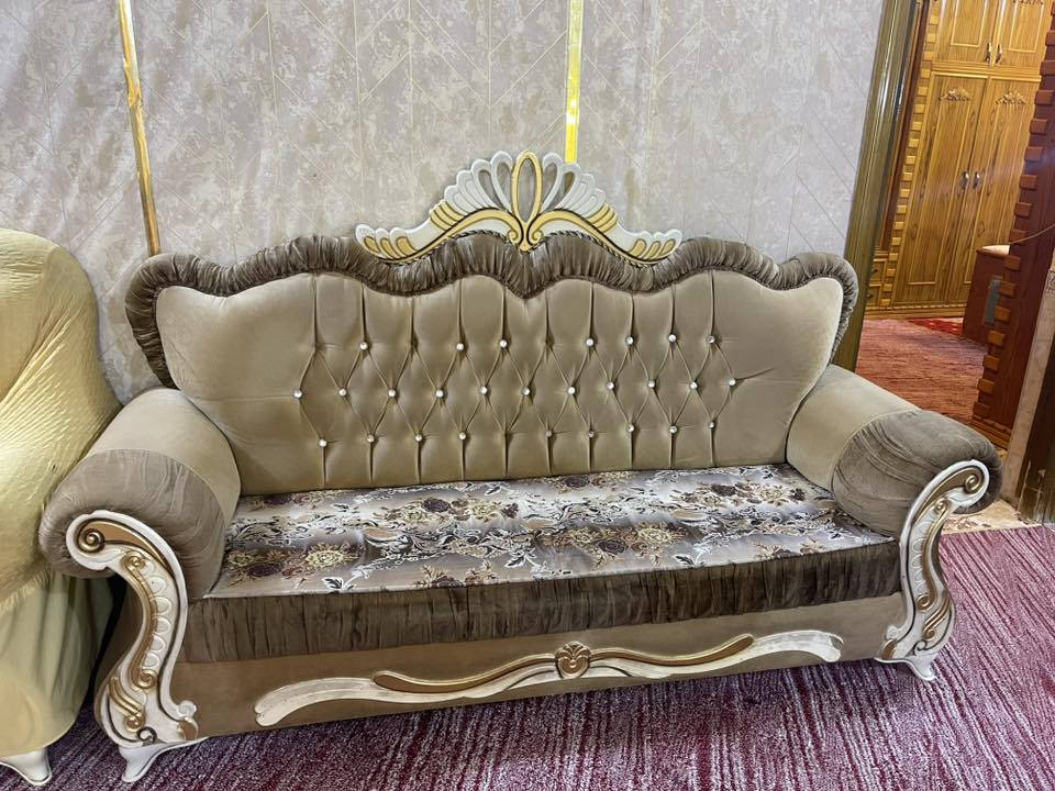 تخم ملكي 10 مقاعد نضيف استعمال قليل   للاستفسار ***********
