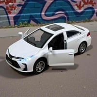 كورولا مجسّمة • هيكل معدني • أبواب تفتح