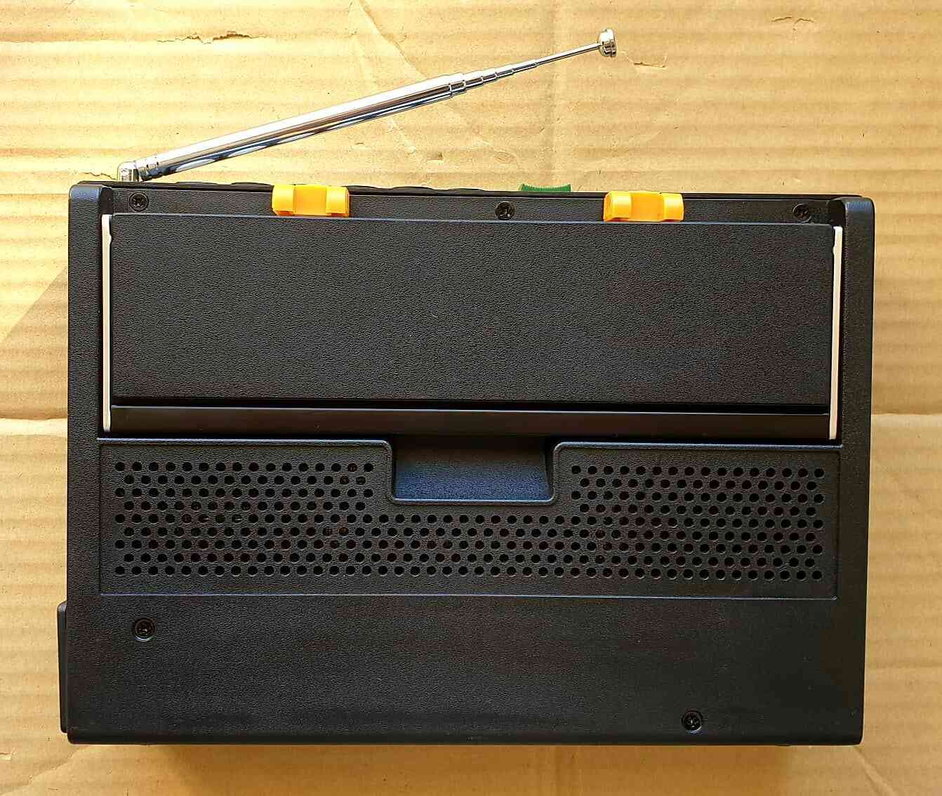 رادیو 5 موجة FM MW LW SW1 SW2  وبي اواكس مارکة آي تي تي الالماني انتاج 1975 یشتغل 6 بطاريات وسط وكهرباء مباشر 220 ڤولت الجهاز نظیف جدآ بلادي علی وضع الشركة وشغال بالكامل صوت وسحب ممتاز السعر واي استفسار مراسلة خاص


**إذا كنت صاحب هذا الإعلان وتريد حذفه لأي سبب، رجاءا أرسل رسالة إلى الدعم الفني**