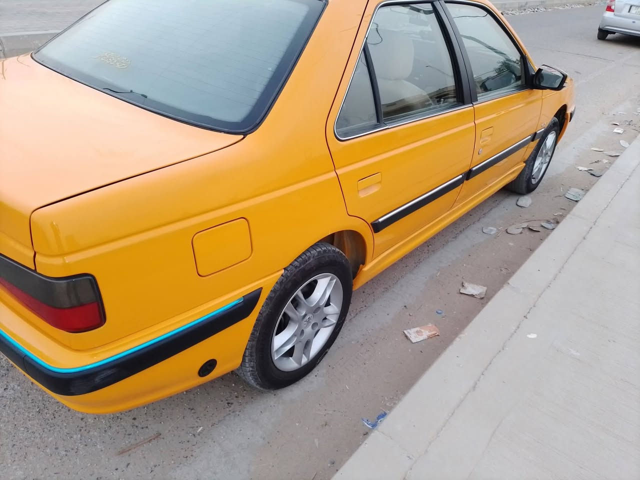 السلام عليكم
بيجو بابل رقم انكليزي قادسيه سياره نضيفه فول شخط مابيها منضومه غاز مديل 2024 طالعه بل 2025 مصفر هيئه وغرامه مكينه وكير كفاله مكفوله من الدعاميه لدعاميه 
سعر 88 بيها مجال حك الجيه 
رقم صاحب السيتره 
‏‪0781 623 6357‬‏
