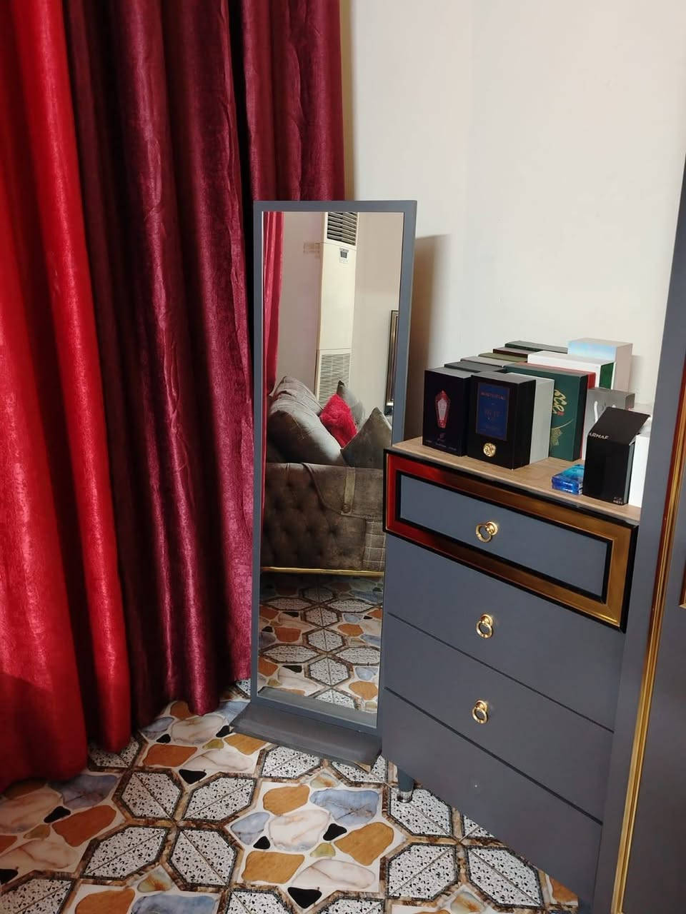 غرفه نوم جديد استعمال قليل مشتريتها بمليونين ونص الله شاهد رايدتها بمليون و٢٥٠ مكاني الدوره


**إذا كنت صاحب هذا الإعلان وتريد حذفه لأي سبب، رجاءا أرسل رسالة إلى الدعم الفني**