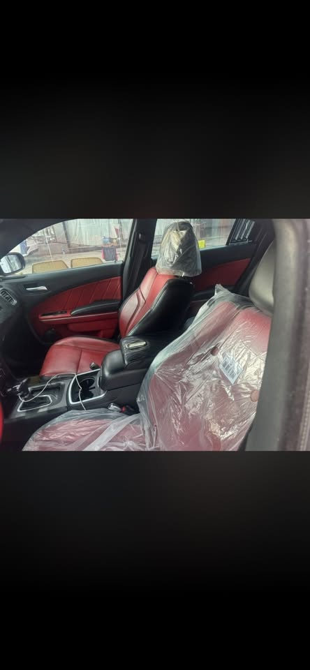 جارجر جي تي بلص بلاك أدشن
خليجي 

مغلفهppf 

🔥🩵

‏CHARGER GT PLUS BLACK EDITION 

جيتي بلاص ام رادار فووول 📍

الموديل :2022  . (خليجي) . شركه هارلم

 
 . 

المحرك : V6.  3.6L .

سياره مكفوله من الصبغ و البارد و من اي ضرر

بحالت زيرو

الون احمر مميز 

المواصفات :

* جناح خلفي اسود. 

* ويل قياس 20 انچ اسود . 

* مقود القيادة رياضي . 

* مقاعد رياضية من الشاموا الأسود.

* نقطة عمياء . 

* رادار مع مانع تصادم

* مصابيح أمامية زنون . 

* كشافات الضباب زنون . 

* المصابيح الأمامية مع LED . 

* حساسات خلفية. 

* شاشه كبيرة مع نظام ملاحة نفكيشن GPS . 

* سستم صوت الپاين .

* فتحة سقف (سلايد) . 

* المقاعد الأمامية كهربائية . 

* ذاكرة لحفظ وضعيات الجلوس (ميموري) . 

* مقاعد أمامية تبريد وتدفئة . 

* مقاعد خلفية تدفئة.

* تشغيل عن بعد . 

* المقود كهربائي . 

* تدفئة مقود القيادة . 

* محدد سرعة . 

* تلفون بلوتوث . 

* كاميرا خلفية .

* مرايا متحسسة للاضاءة العالية .

* كير شفتر بالستيرن . 

* دخول ذكي (بصمة) .
لد متغير اللوان 
مكان سياره بغداد الغزاليه
سعر  سياره 320 وبيها مجال

‭***********‬
