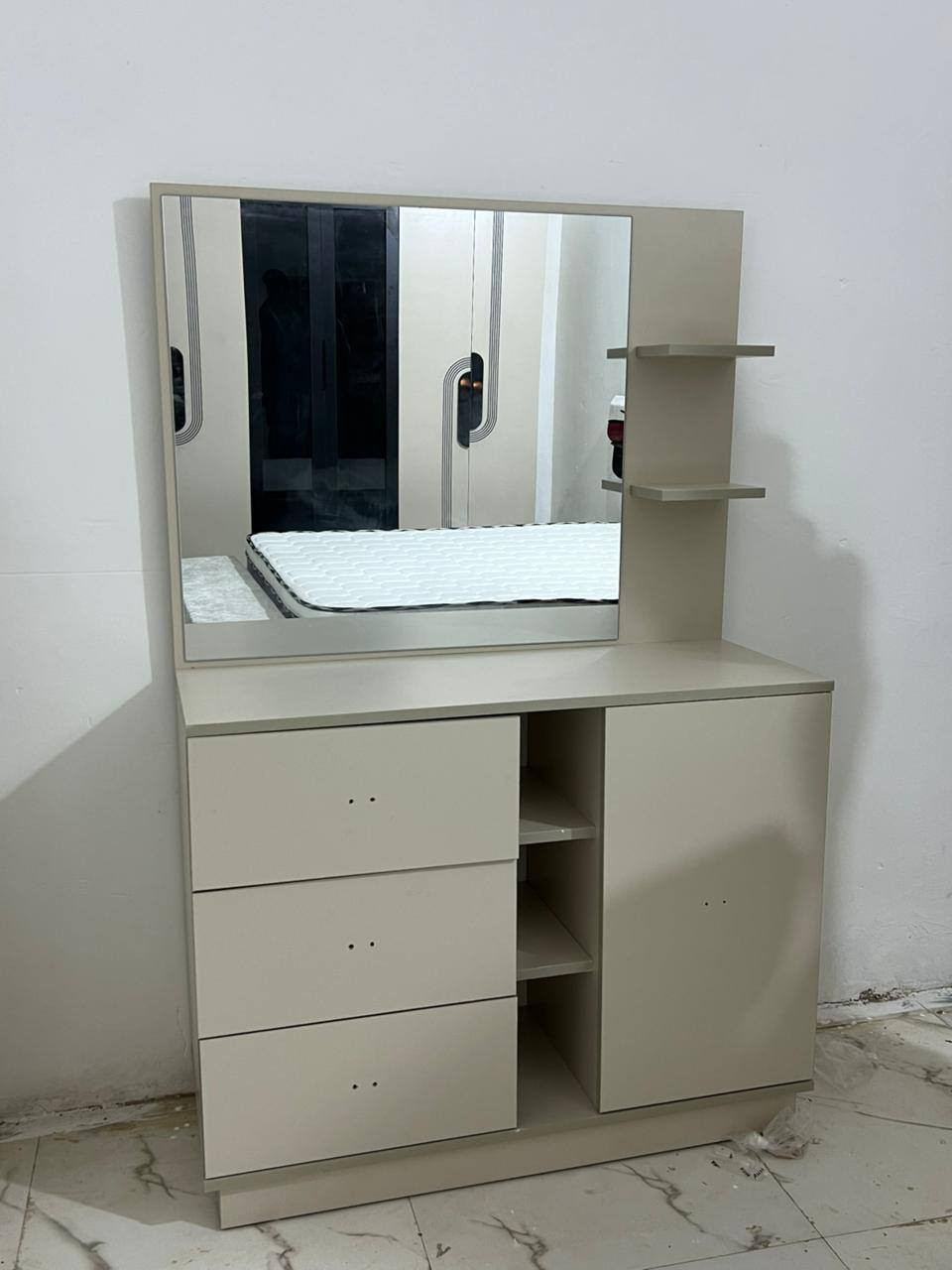 غرفه تركي استعمال شهرين جديده مامستخدمه الاستفسار خاص


**إذا كنت صاحب هذا الإعلان وتريد حذفه لأي سبب، رجاءا أرسل رسالة إلى الدعم الفني**