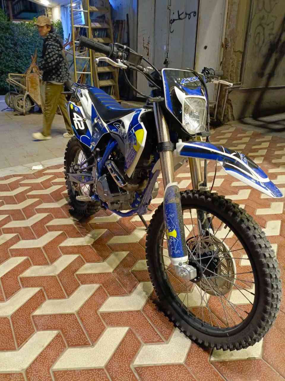 قفاز crx مكينه 300cc موديل 2025 الدراجه كفاله  عامه من اي شي وتخبل مكينتها وصوتها رعيد حيل مكاني بغداد سعرها مليون وستميه يعني 1600 وبيها مجال رقمي  واتساب ***********
