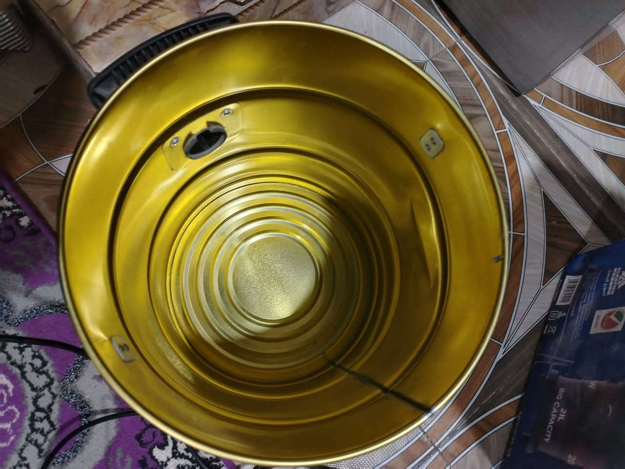 السلام عليكم جرباية طابقين ومكناسة كهربائية جديدة وبايسكل الاستفسرار عل هذا الرقم ***********
