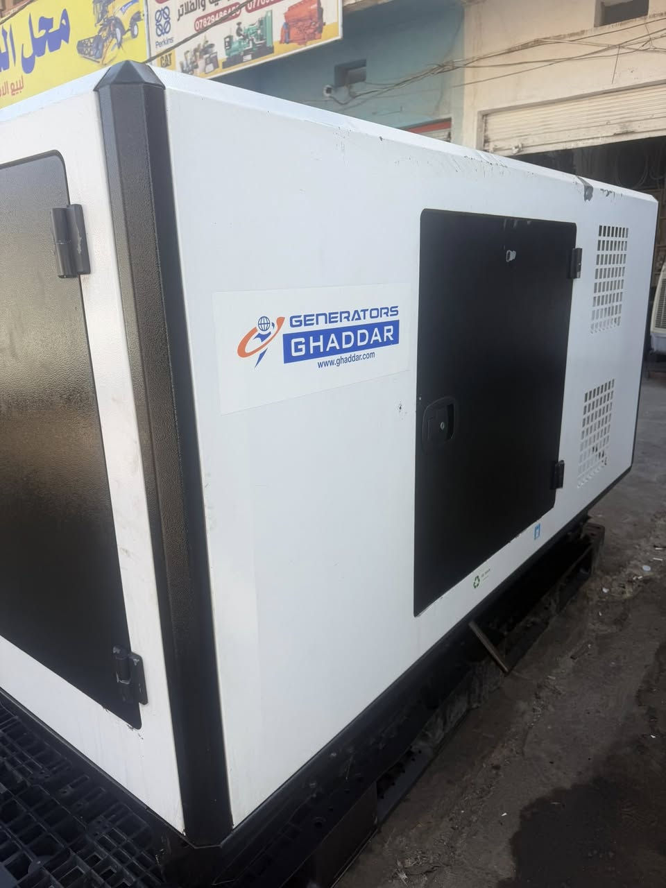 مولدة بيركنز 45 KVA  كاتم  STD ستندر غير مفتوحه مع رأس توليد لوري سمر
السعر 5500$
***********  -  ***********
