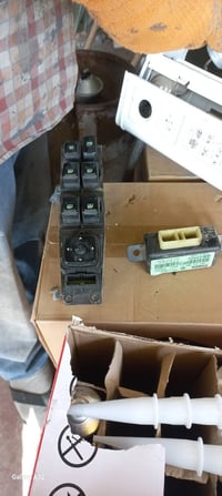 غراض سيارة • أوبرس • للبيع