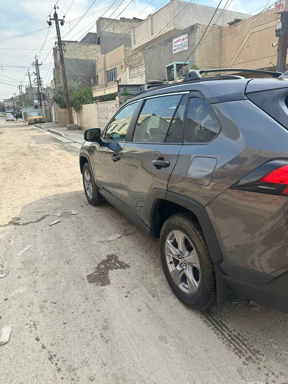 رافور 2024 هايبرد ماشيه 21 الف امريكي رقم بغداد بسمي  حادثها دوسه خلفيه وتبديل باب نفس لون اصلي بلا صبغ وصبغ جاملغ خلفي سيارة دفع رباعي خير من الله مواصفات ثلاث انضمة قيادة تبريد قطعتين حساس جانبي رادار سعر 205 بيها مجال ***********
