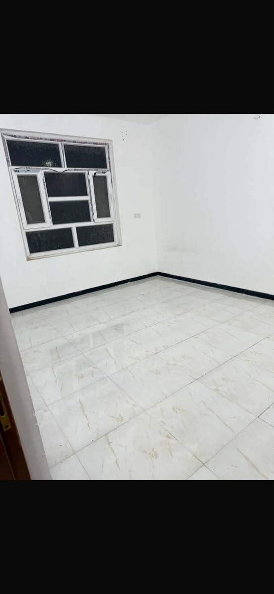 #شقة_للايجـــار في الجزائر / شارع الضغط 
تحتوي على غرفتين وصاله ومطبخ وصحيات 
بناء جديد 
ب350 مع المجال


**إذا كنت صاحب هذا الإعلان وتريد حذفه لأي سبب، رجاءا أرسل رسالة إلى الدعم الفني**