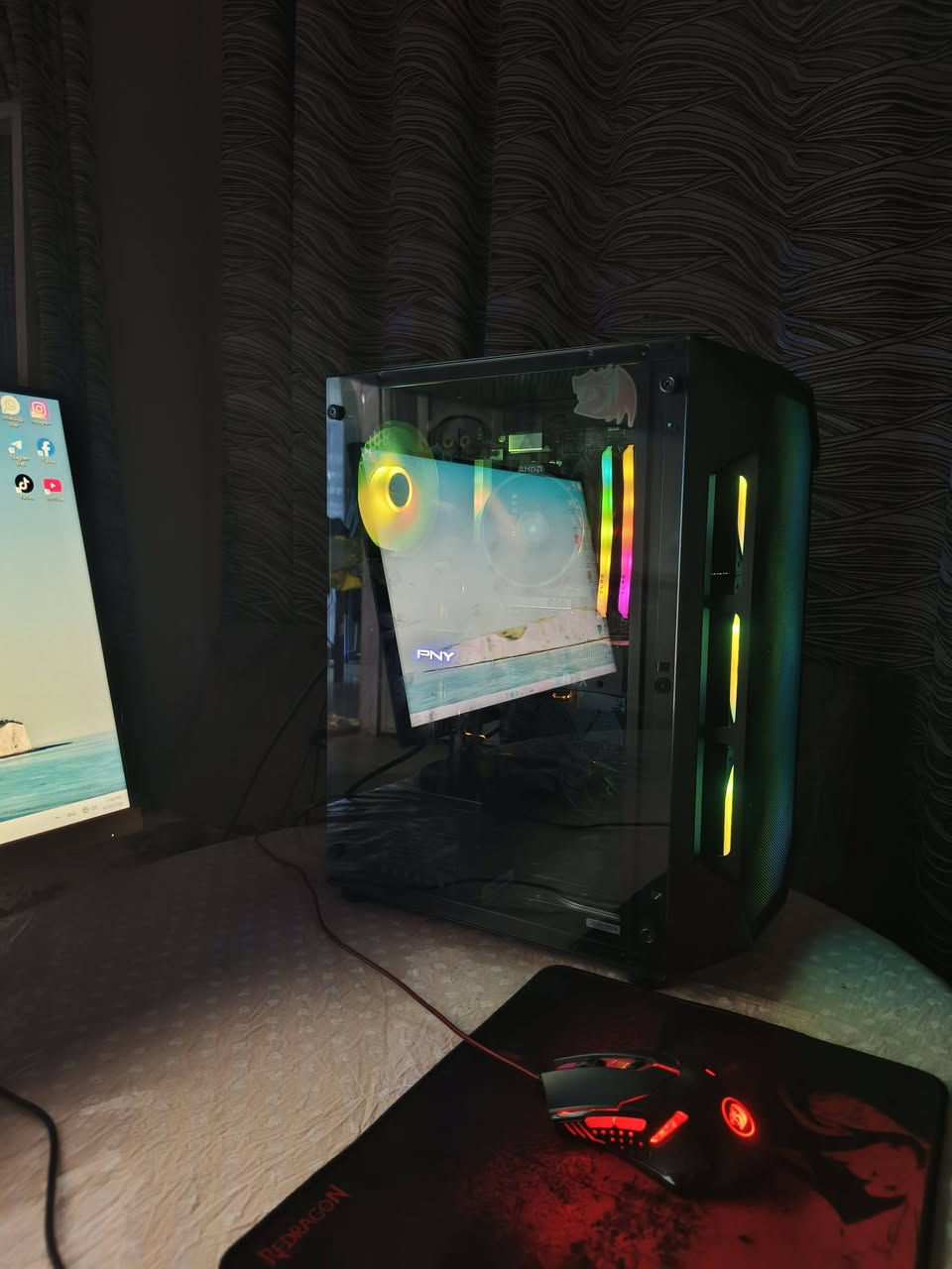 PC للبيع
المواصفات 
RYZEN 5 5500
 RTX 3060 12GB
ASUS PRIME B450-PLUS
MEMORY DDR4 16GB (2*8) 3200MHz
DEEP COOL 600W
1التخزين 1T m.2 NVME
2التخزين HDD 1T
3التخزين SSD 128GB
أيضاً ماوس وكيبورد وماوس باد REDRAGON
شاشه (AOC 144HZ (1920*1080
سماعات و باورسبلاي 1500 هديه 
جميع القطع هيه والكارتونه مالتهه
سعر مليون و300 وبيهه مجال 
مكاني الكاظميه 
واتساب فقط ***********
