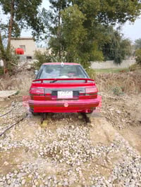 كورولا للبيع موديل 92 السعر ب 33 وبيها مجال 07827766136