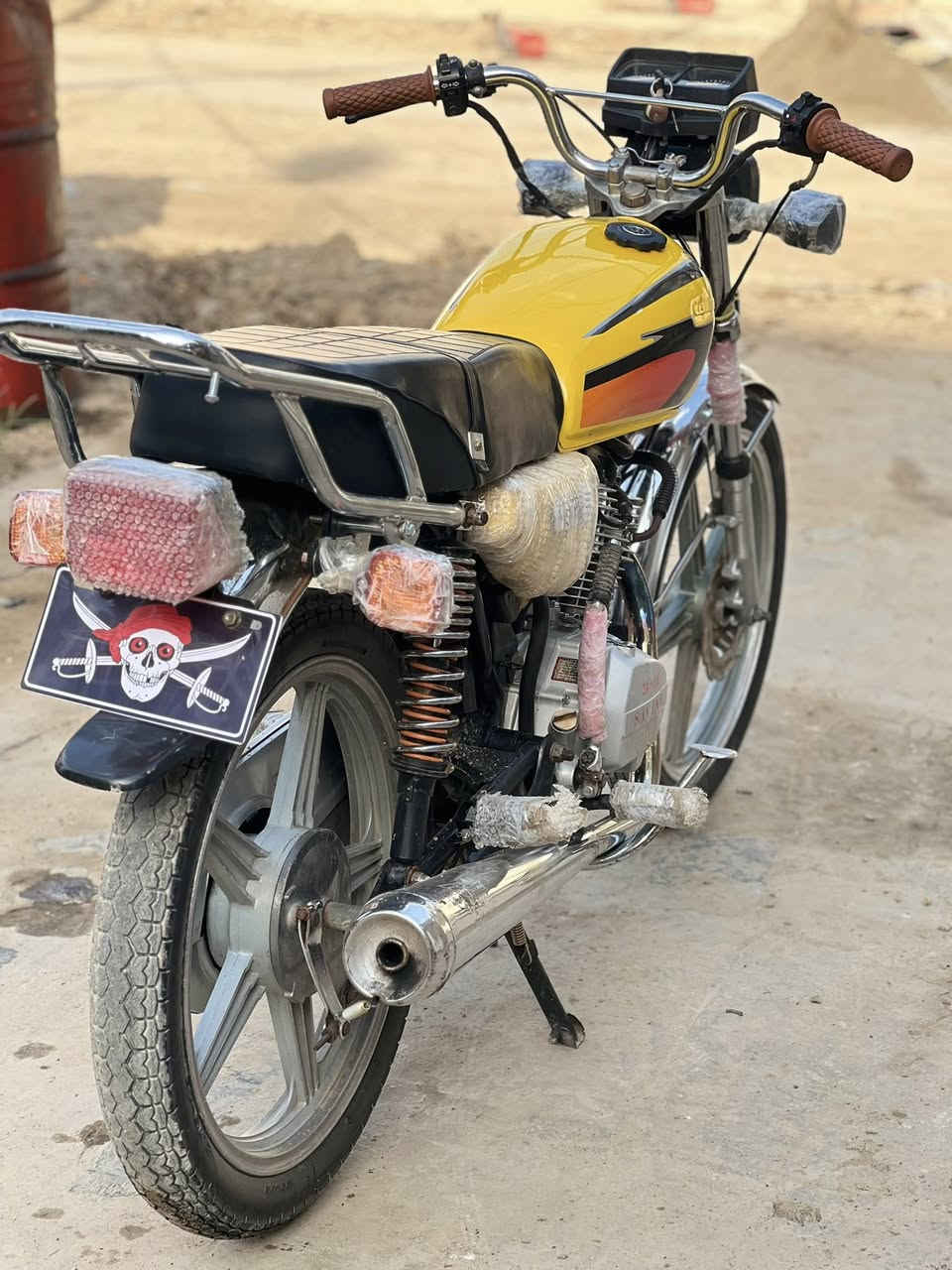 سلام عليكم
دراجه سيفان موديل 20 البيع 

كلشي شغال بيه شلعه معدل فول 

بيه مكينه خير من الله بيه 

المكان ديالى بعقوبه تقاطع القدس 

تصال بل رقم *********** بل خدمه اني
