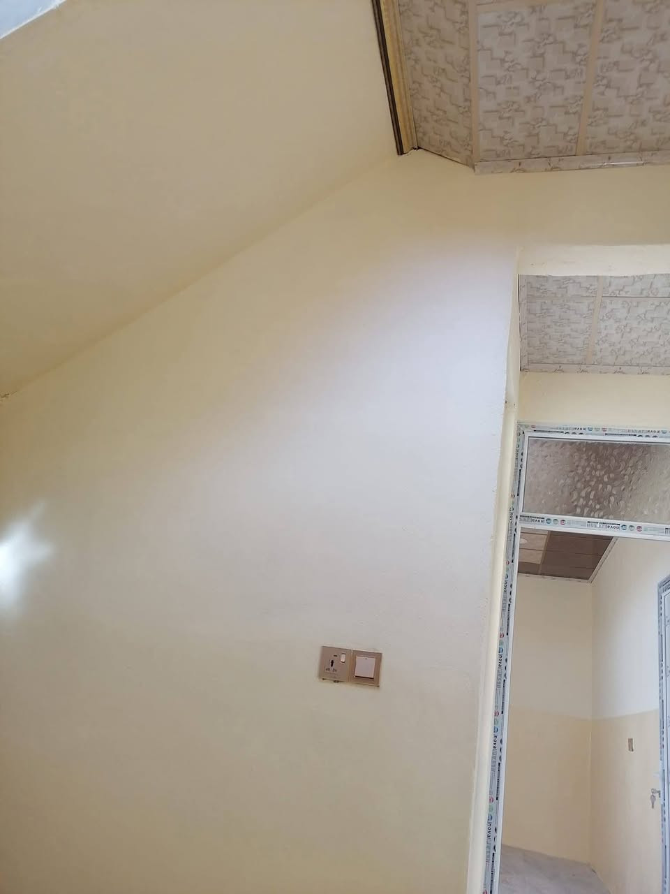 صباغ عام / انواع الاصباغ / شبابيك بيبان  / ترميم البيت / حته لو تعبان ارجعه الك مثل مجان بسعار مناسبه وتساب*********** او خاص.
