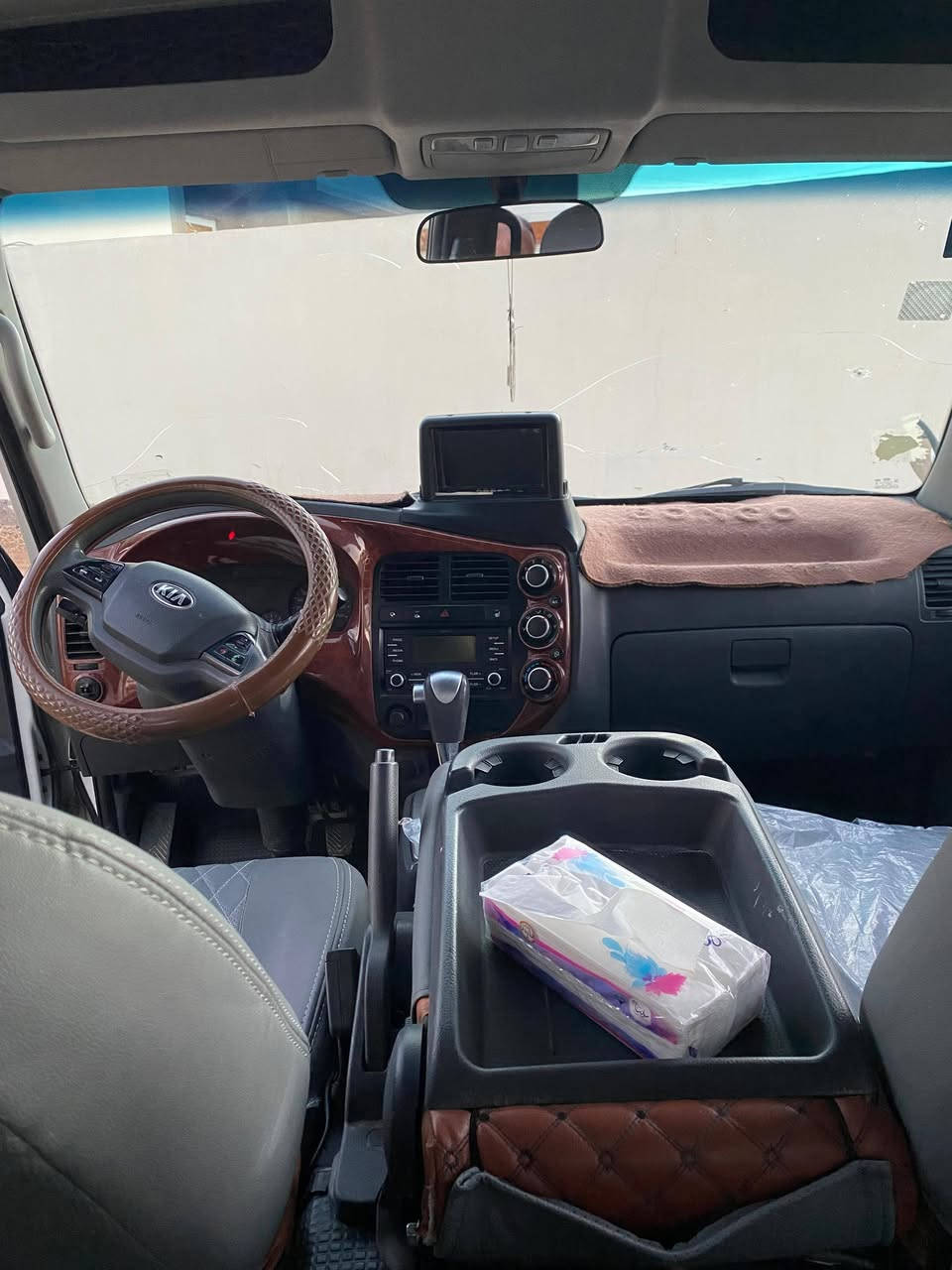 للبيع كيا دبل قماره موديل 19 اوتوماتيك رقم بغداد تحويل مباشر مكانها الرمادي السعر 167 رقم الهاتف/***********
