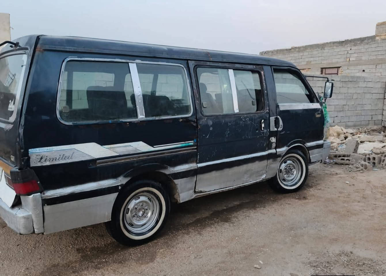 السلام عليكم كيه بسته رقم الماني مصفره تريد مداور أو وكاله كير ومحرك واكسن خير من الله السعر 18 وبيه مجال الاتصال عرقم ***********
