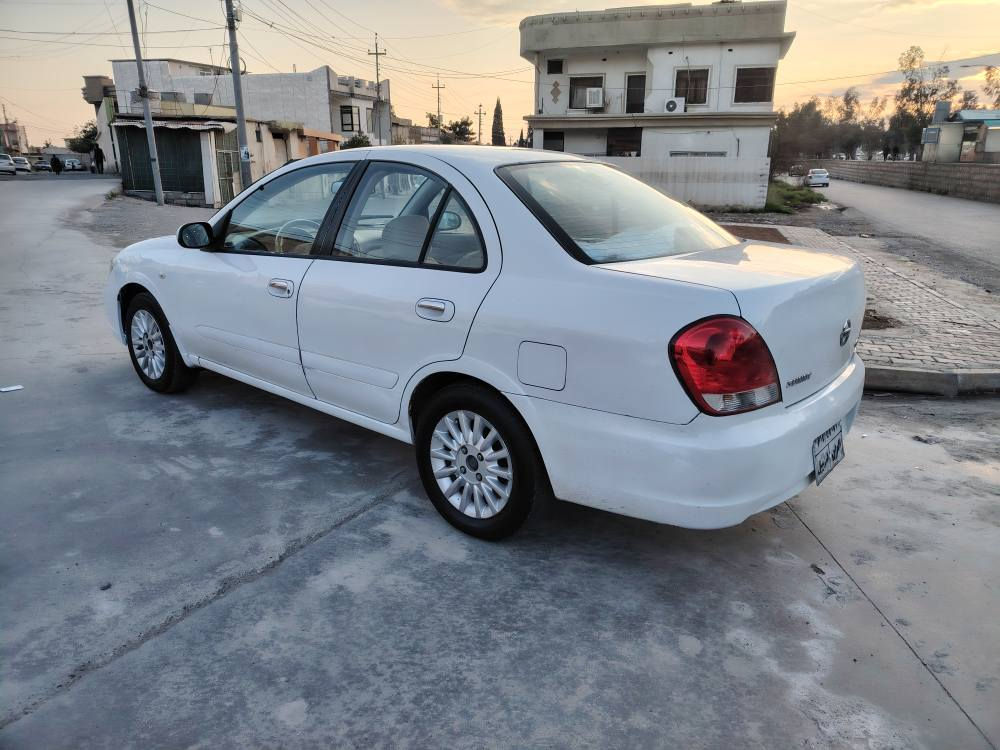 نیسان سەنی 2010 یابانی سپی بەفری  
 مواسەفات چوار جامی کارەبایی 
کالە وعەینەک یەدە نیکل 
ئاوینە کاربایی ویل کاپ
 مەکینە رەشی سوپەر abs
گیر مەکینە وتەبریدی هەموی
 بەشەرتە چرکەی تیدا نیە
٢باجه و نيوي بو ياخه بي ناو گرتن بشتو بيشي كه بسه
رەسمی سونەرەکەم داناوە 
 ته حويل وه كاله به شه رت سه نه وي  خلاس بوه
شوینی كويه

   ژمارەی خاوەن*********** كويسينجاك, أربيل
