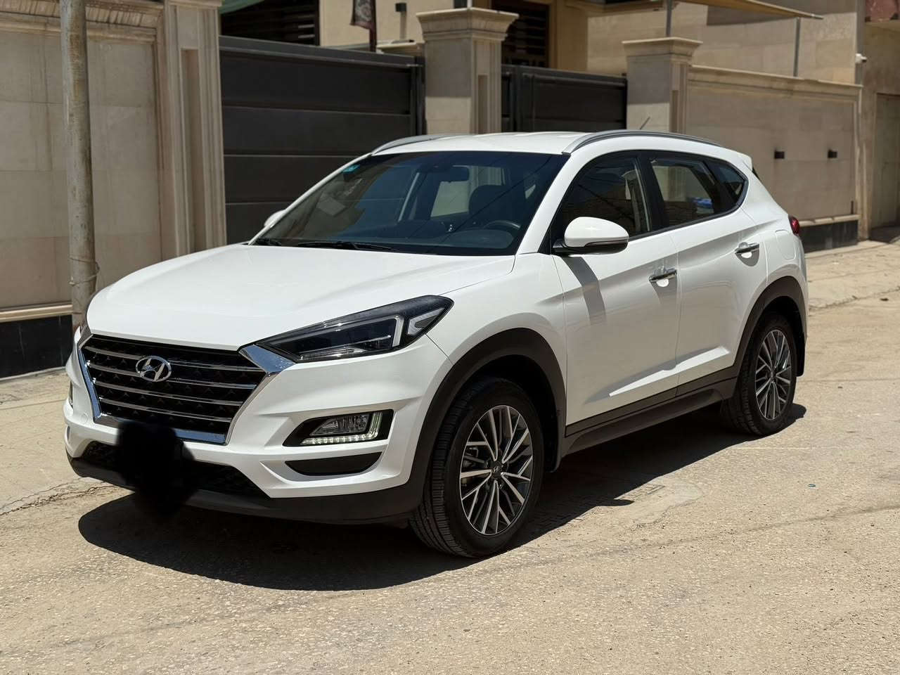 توسان ٢٠٢٠
الكاصد فول موصفات ماعده البنوراما
رقم بغداد نكليزي
مكفوله كفاله من كلشي
كشنين كهرباء
جلد
شاشه كبيره كامره
خمس عدسات 
مكاني حله 
السعر ٢٠٧ متوازي عل بيع ماكو هيج سعر
***********
