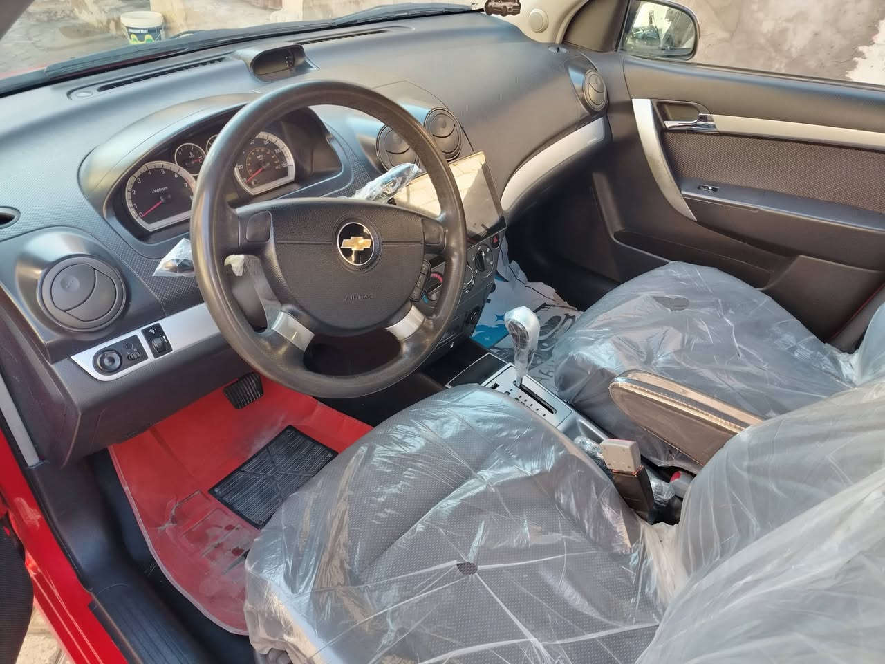 السلام عليكم سياره افيو للبيع موديل ٢٠١١ جديدة تبريد دافئة سياره ماشيه ٧٣ سعر ٧٠ العنوان بغداد مدينة الصدر الداخل ***********
