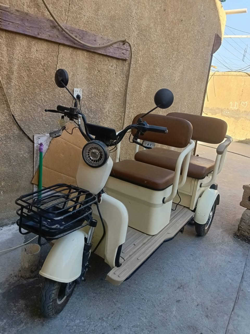 السلام عليكم البكان السياحي قرب امل الطبي بل فرع مطعم خيمتنه 
 هاي الدراجه البيع سعره 900 قفله 
رقم الهاتف ‏‪***********‬‏يوجد واتساب
