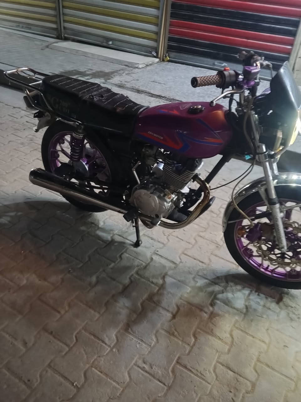 سلام عليكم  شباب دراجة البيع 5 كير نامة برو اوراق صولي دراجة ماناقصهة برغي مامفتوحة لا نضوح لا تبخير  نكرة سلف بكل وقت سعر 625 وبيهة مجال رقمي *********** بي واتساب
