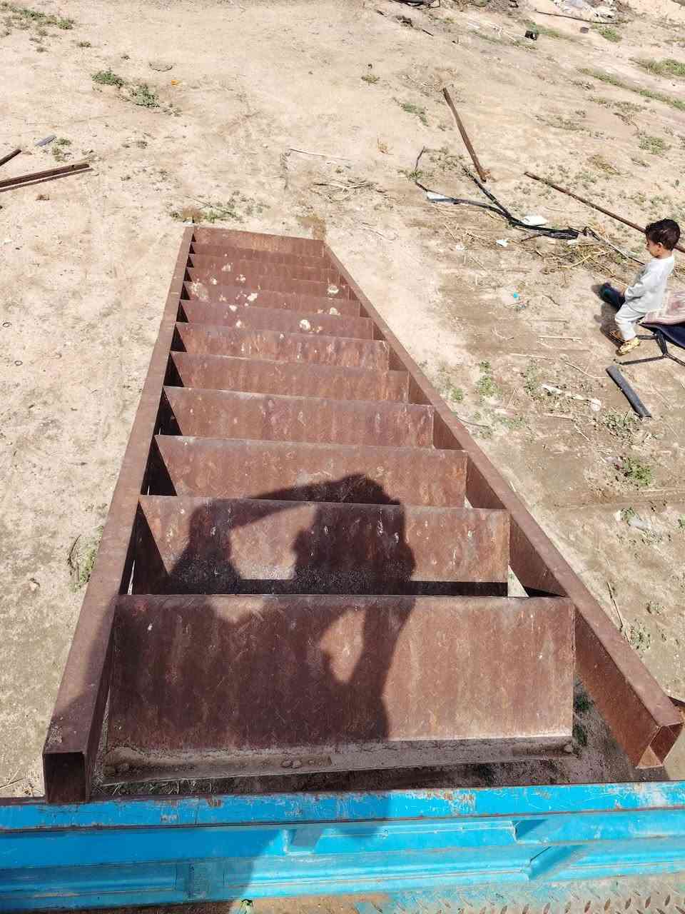 درج طول 5 متر وعرض متره للبيع مكاني كربلاء  السعر 100 وبيه مجال اتصل ***********
