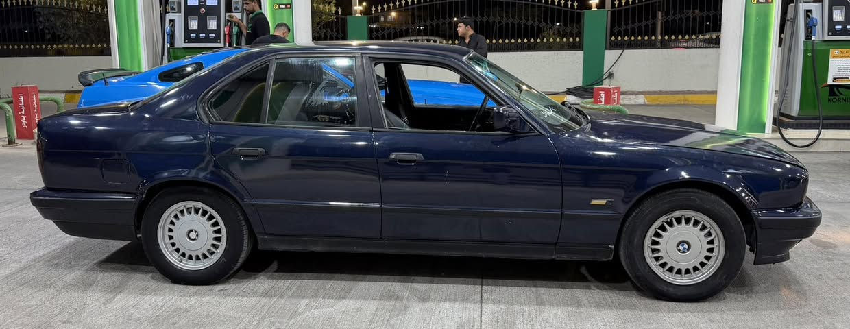 بي ام حجم 525 موديل 91 رقم انبار نكليزي شرط التحويل مكينه فل كير اوتوماتيك سياره جاهزه كير محرك صدر كهربائيات تخم تاير كله شرط ما بيها اي نقصص السعر ٣٥ وبيها مجال بسيط العنوان كركوك رقم الهاتف ***********
