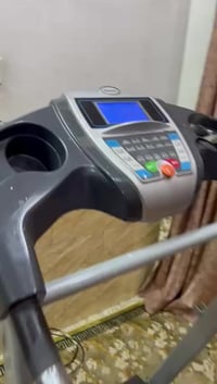 الجهاز بحاله جيده جدا السعر مع التوصيل 250بغداد 07730537096