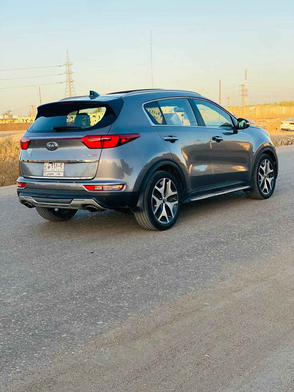 السلام عليكم للبيع سبورتج موديل 2017السياره فول مواصفات vipالسياره جاهزه كير ومحرك كفاله تخم تاير جديد حداديه جديده وارد امريكي  صور الحادث بل منشور والسونار هم بل منشور بدون دواخل  شواص كفاله لغود كفاله  محرك 2000تيربو
السعر 130وبيها مجال 
اللاستفسار ***********
مواصفات السياره 
بانوراما سلايت 
تحكم استيرن جهتين 
شاشه كبيره 
حساسات أمامية وخلفية+كامره خلفيه
ماشيه 77ميل 
رادارت جانبيه 
اشاير بل مري 
كشنات كهربائيه+تدفئه تبريد 
2قطع تبريد 
استيرن تدفئه+شفتات
3انصمه قياده 
جنطه كهربائيه 
بيع فقط بدون مراوس وما تراهم قسط ☝️☝️☝️
رقم الشاصي  KNDPR3A60H7173786
