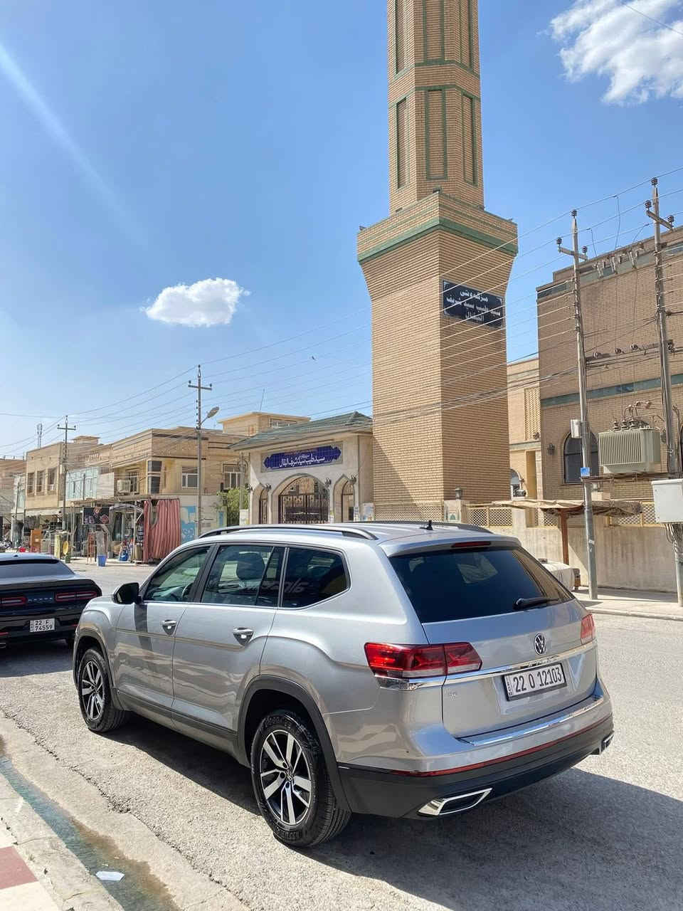 اطلس 2023 مواصفات SE 
2.0 توربو سبعة راكب فاميلي ماشيه 54 الف كيلو مو ميل 
رقم اربيل الجديد والسياره تحويل ثاني يوم 
ضربتها وسونارها بالمنشور
مكان السياره بغداد الشعب 
***********
