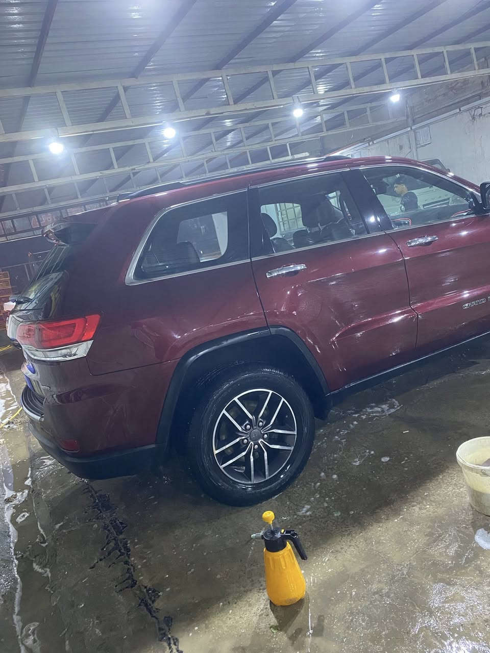 السلام عليكم  لمتد موديل 2019 باسمي مكيه 3600 ماشيه 140 ك 
مري قلاب كشن خزن رادار تشغيل عن بعد وضعيات قياده فول عده الفتحه كلشي شغال بيه وعلى وضع الشركه جاهز بدون نقص ع ايدي من المستورد ورقمته بايدي حادثه خارجي بصيط بدون نقطه دواخل بشرط سونار موجود بيه مكان السياره ديوانيه تحويل مباشر ***********
