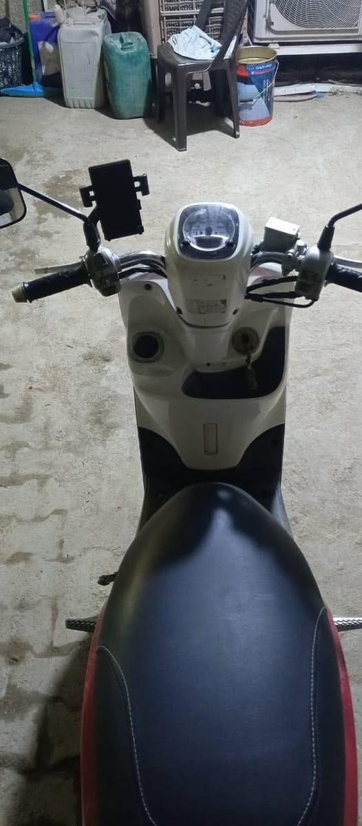 السلام عليكم بوليسي ٢٠١٤ ياباني نوزل ماشيه ٤٨ الف اصل دراجه بلاديه اصل رمبه سعر مليون و ١٠٠ وبيها مجال للشراي *********** الجاد يتصل
