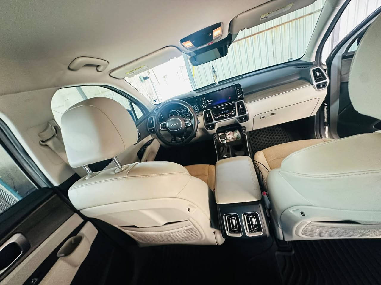 ‼️ كيا سورنتو فول عدى الفتحه للبيع ..
موديل : 2023
المسافة المقطوعة : 82k الف 
اللون الخارجي : سموك 
حجم المحرك : 2500cc تيربو
تحكم ستيرن 
نقاط عمياء
رادار امامي
رادار جانبي
جلد - داخل ابيض 
مقاعد هوائية
مقاعد كهرباء 
منافذ مقاعد usp
تثبيت مسار
اوتو هولد
اي بي اس
هند بريك بصمة
قيادة ذآتية 
تحديد مسار
جنطة ذكية كهرباء
شاحن لاسلكي
بصمة 
نظام ترحيب
زنون 
مقاعد vip منفصل
7 راكب 
تشتغيل عن بعد
  وبعد بيها هواي مواصفات 
دخول جديد ترقمت بغداد قبل فتره 
 تحويل مباشر بأسمك  
الحادث بسيط جاملع وبابتين كدام عينك ، 
خشم البنيد بارد من دون فتح اوتبديل
السعر 250 وبيها مجال 

العنوان بغداد : الزعفرانيه
للاستفسار *********** واتساب
