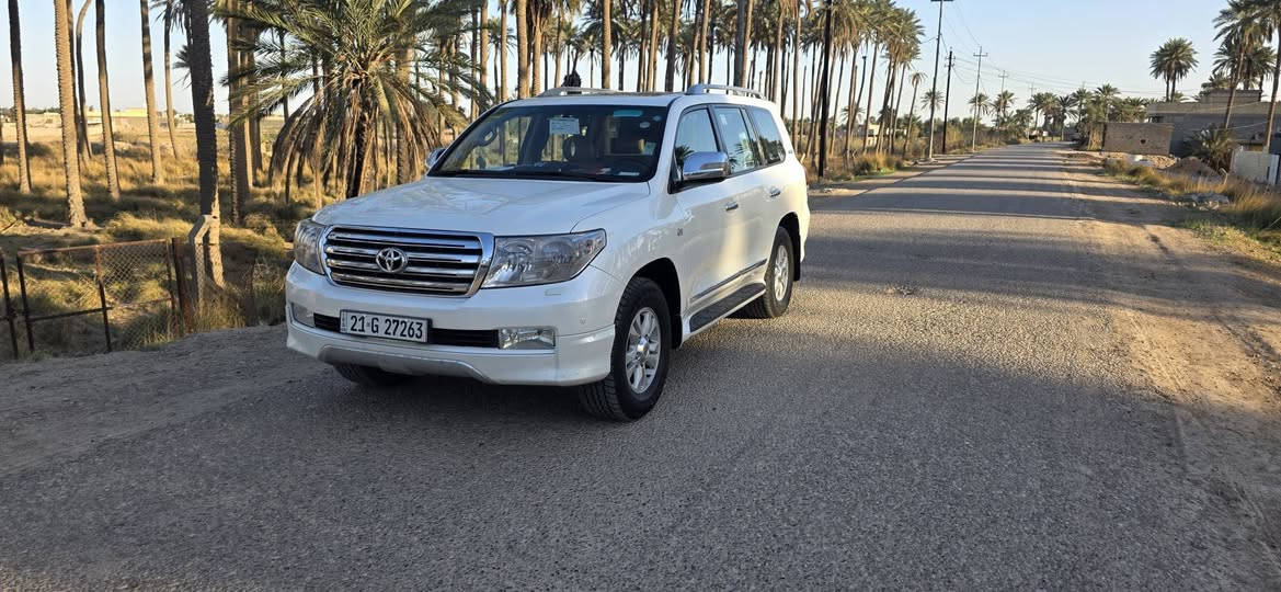 سلام عليكم عندي سياره للبيع لاندكروز موديل 2011 رقم سليمان ماشيه 90 ألف مكفول كفال  سبير مانازل سياره جديده وحلوه عل وضع شريكه سياره فول مواصفات تحويل مباشره عنوان بغداد ولشراي يتصل على الرقم ***********
