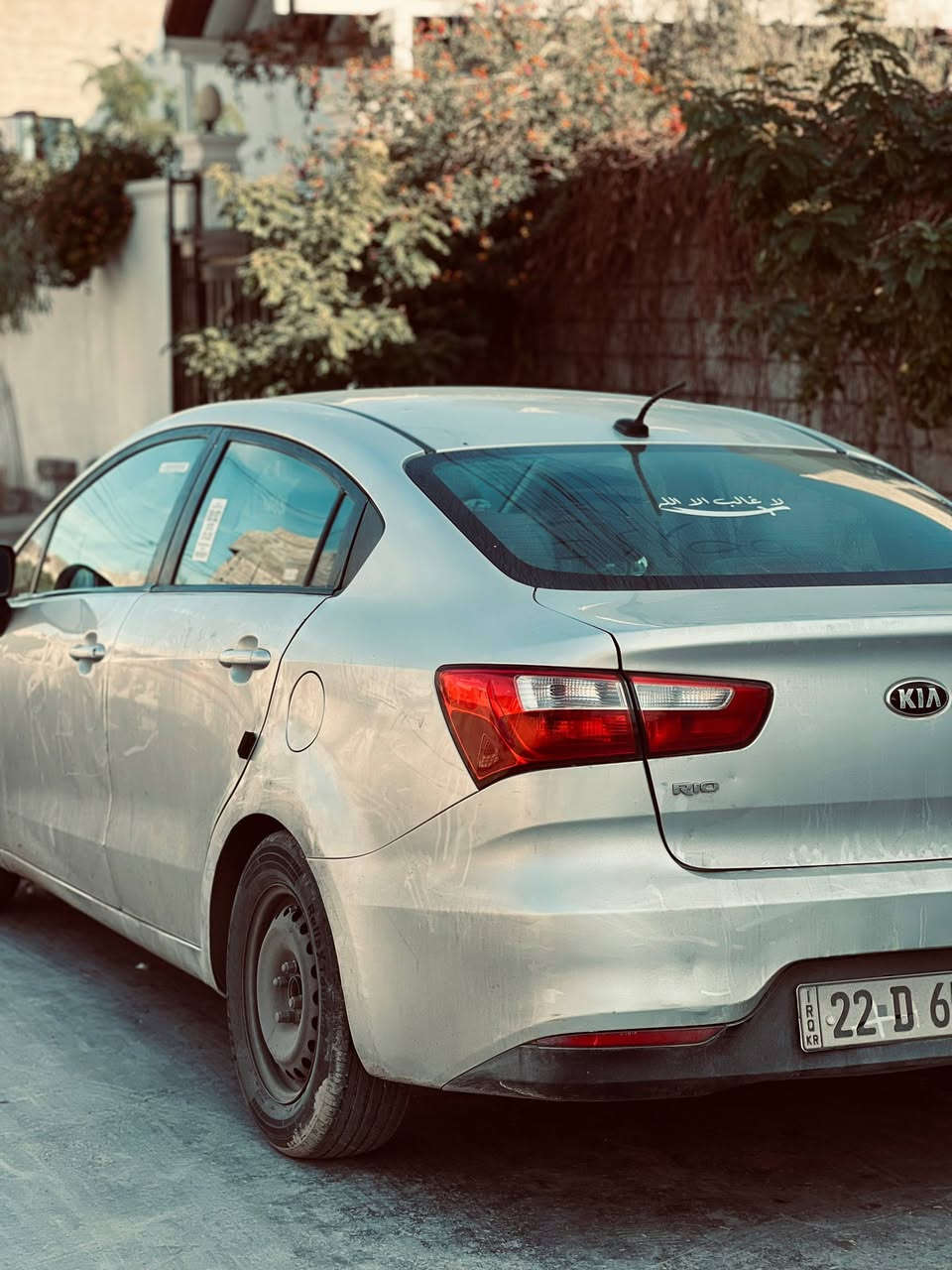 كيا ريو 2017
وارد امريكي
محرك 1600 GDI
رقم اربيل الماني
كير مكينة تبريد شرط
ماشية 192km وقابل للزيادة 
ضرر بامريكا موضح بل صور 
وضرر بل عراق بيها باب وجاملخ الخلفي جهة السايق 
يعني ٤ قطع 
بيها ايرباك ستيرن وبردة راجعات سستم
***********
