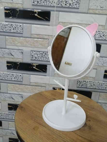 الحجر واتساب
***********
