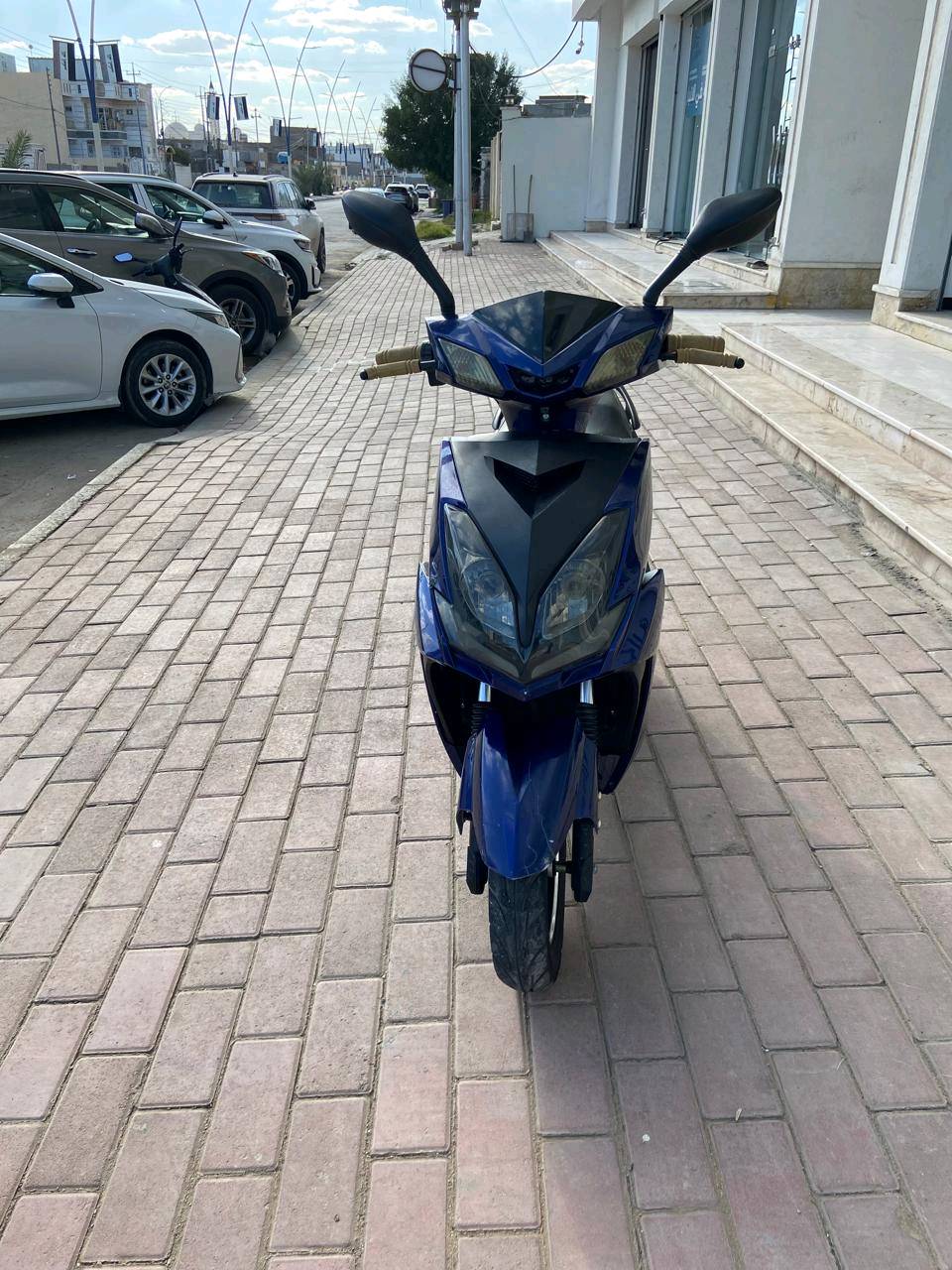 للبيع ماطور شحن نضيف 6 بطاريات السعر 400 الف وبي مجال بسيط المكان الرمادي